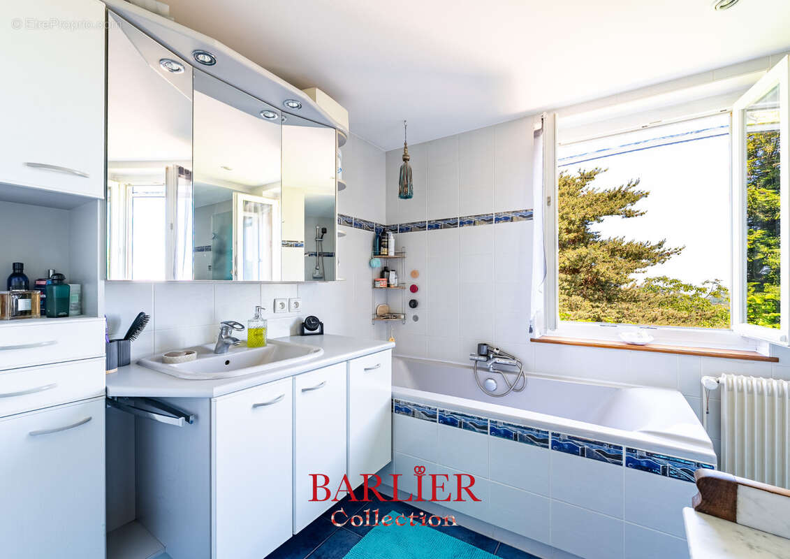 Maison de caractère de 215m2 sur un terrain de 8,5 ares - photo 11