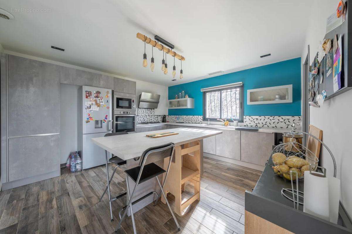 Maison à AMBARES-ET-LAGRAVE