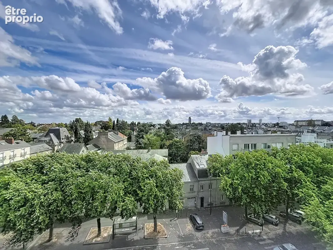 Nantes Rond-Point de Rennes - Appartement T3 de 78m2 / magnifique vue / traversant / 2 terrasses / garage et cave / - photo 6