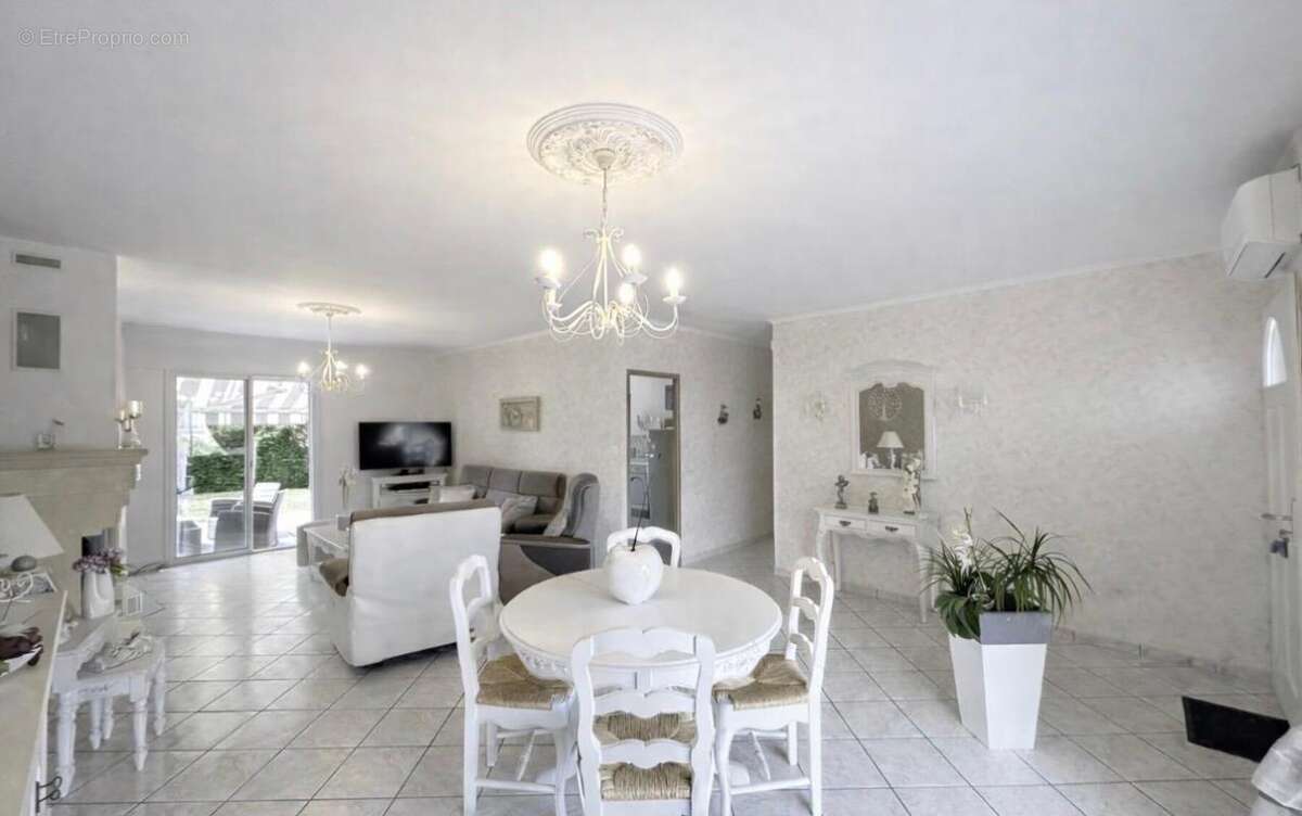 Tout proche de Saint-André de Cubzac à Marsas - Maison contemporaine  soigneusement entretenue 5 pièce(s)  96 m² habitables sur  - photo 5