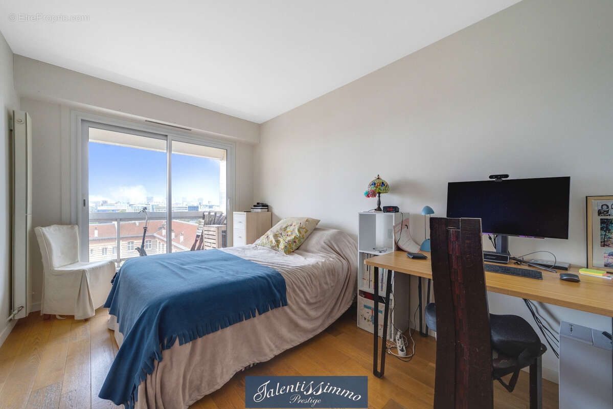 Appartement à PARIS-12E
