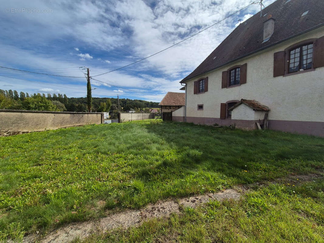 Maison à STEINBRUNN-LE-HAUT