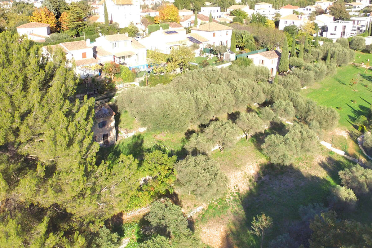 Terrain à AUBAGNE