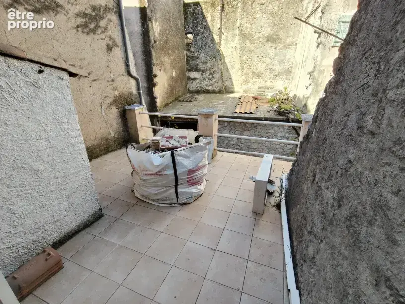 Brignoles Maison de village à finir avec terrasse - photo 3