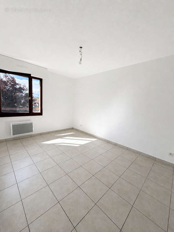 Appartement à VILLE-LA-GRAND
