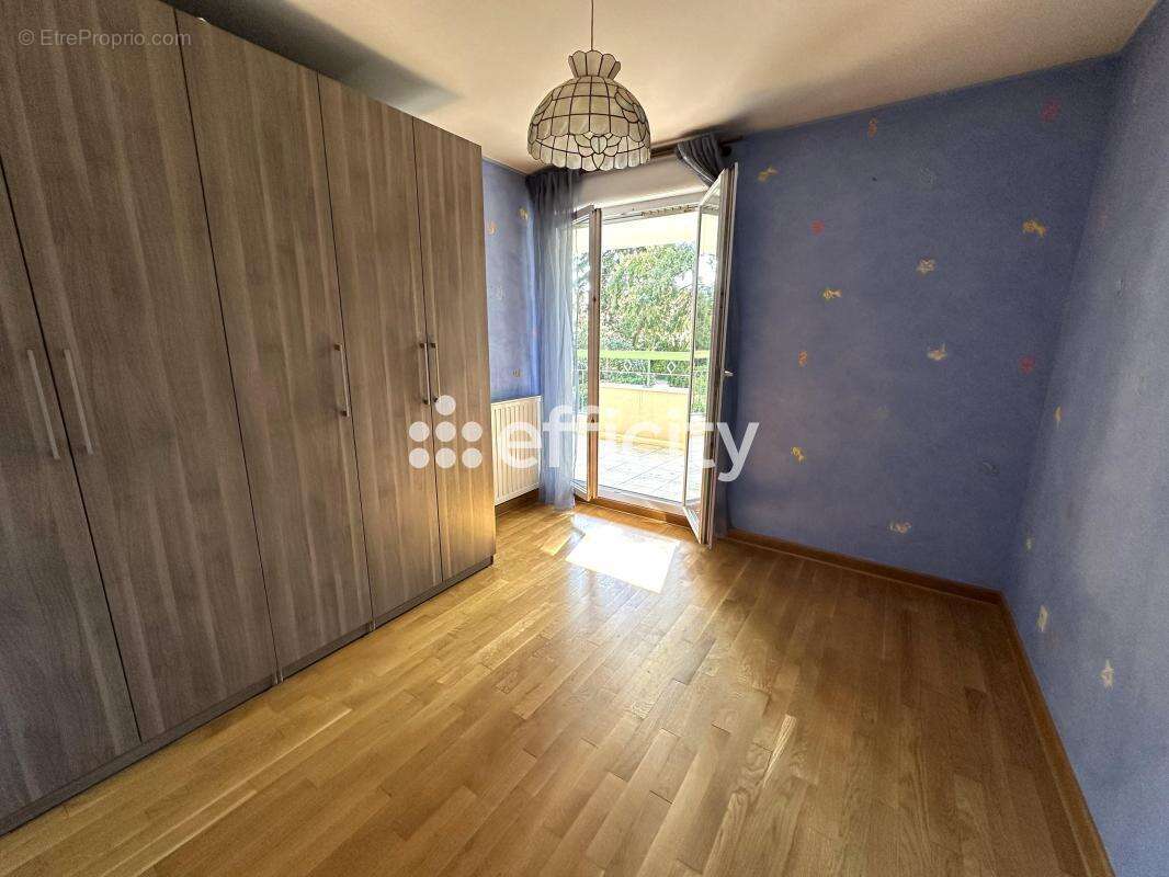 Appartement à CRAPONNE