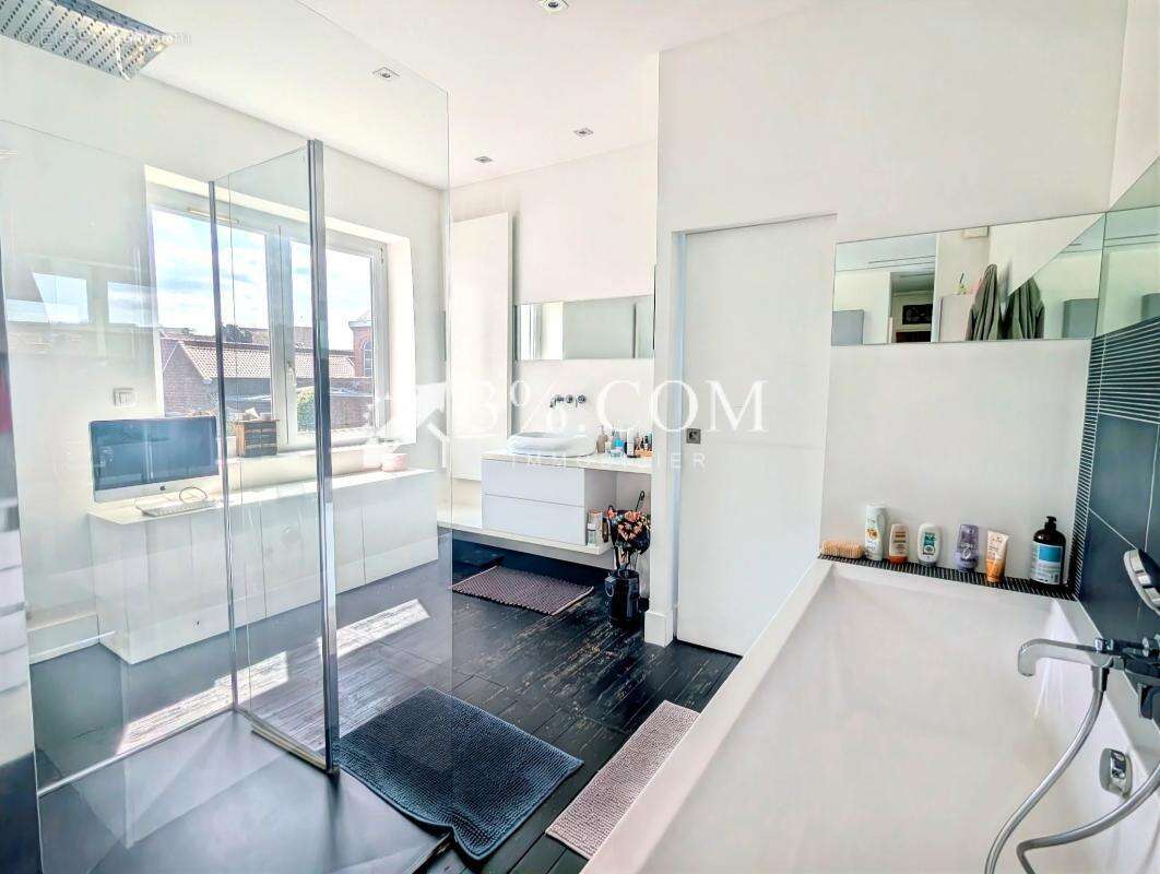Maison bourgeoise de 265 m2 - 6 chambres - Cuisine équipée - - photo 10