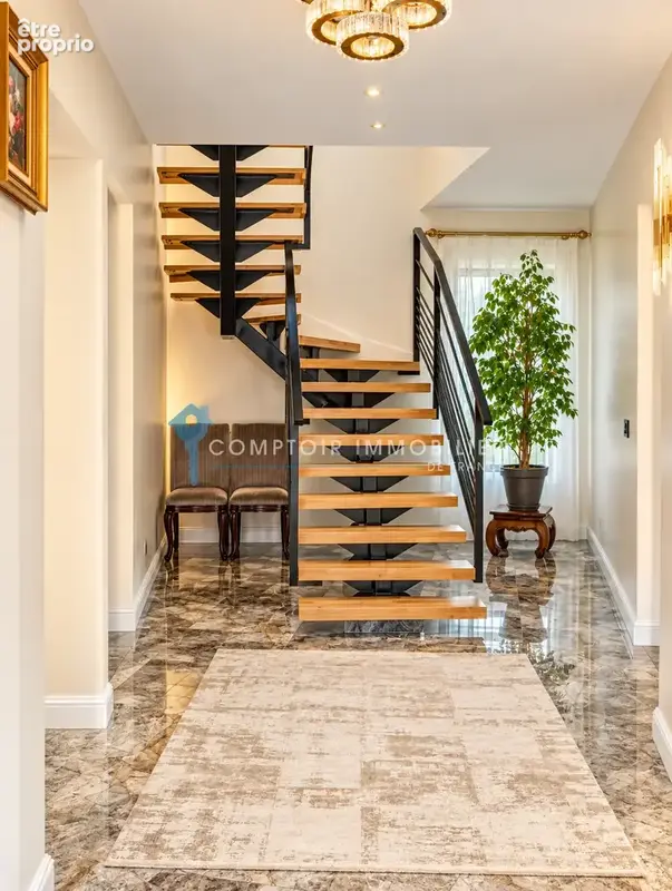 Marignane   Magnifique maison moderne et entièrement rénovée   244 m2 habitables sur 502 m2 de terrain - photo 3