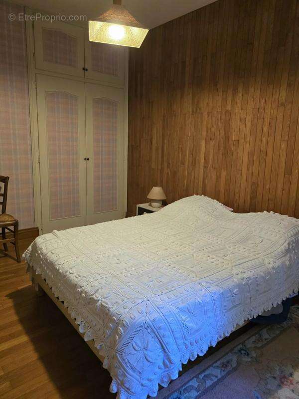 Maison à MONTMOREAU-SAINT-CYBARD