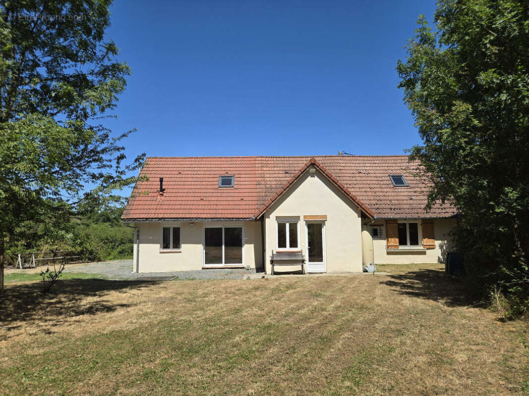 HAUTE VIENNE : Belle maison individuelle de 4 chambres, entièrement rénovée, située au bout d'une impasse paisible, à quelques m - photo 2
