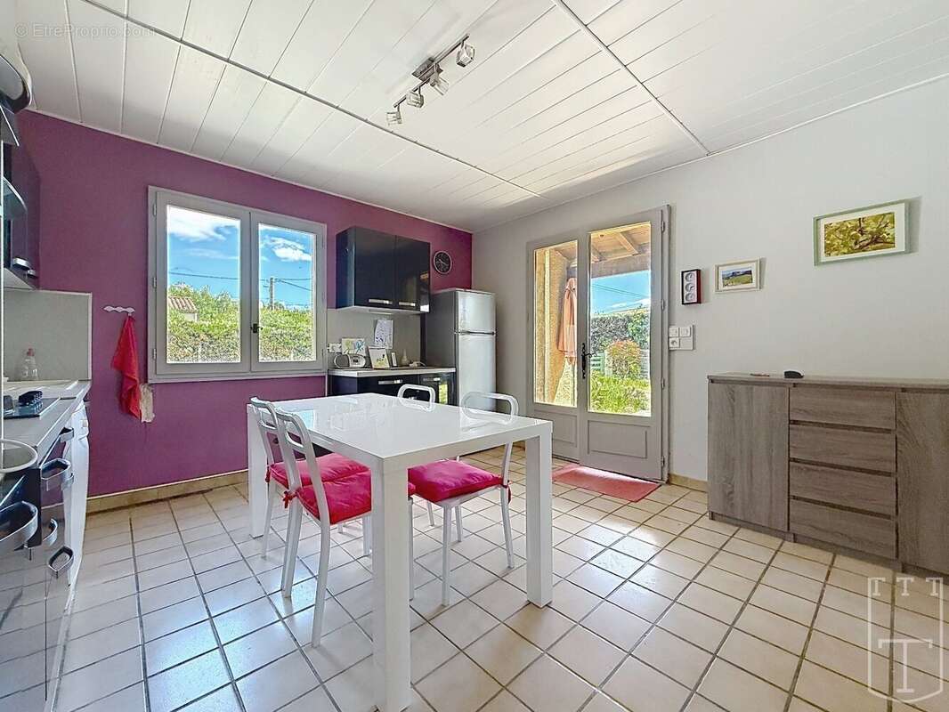 Maison à RUOMS
