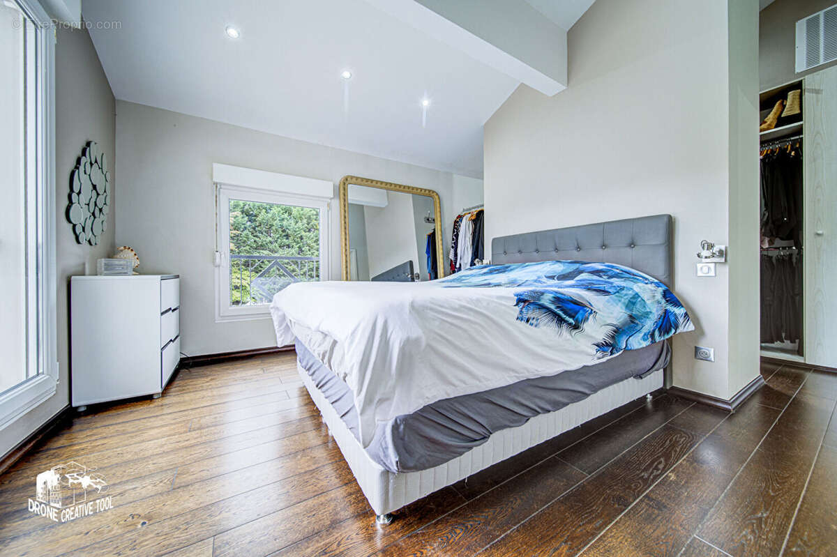 Maison à COIN-LES-CUVRY