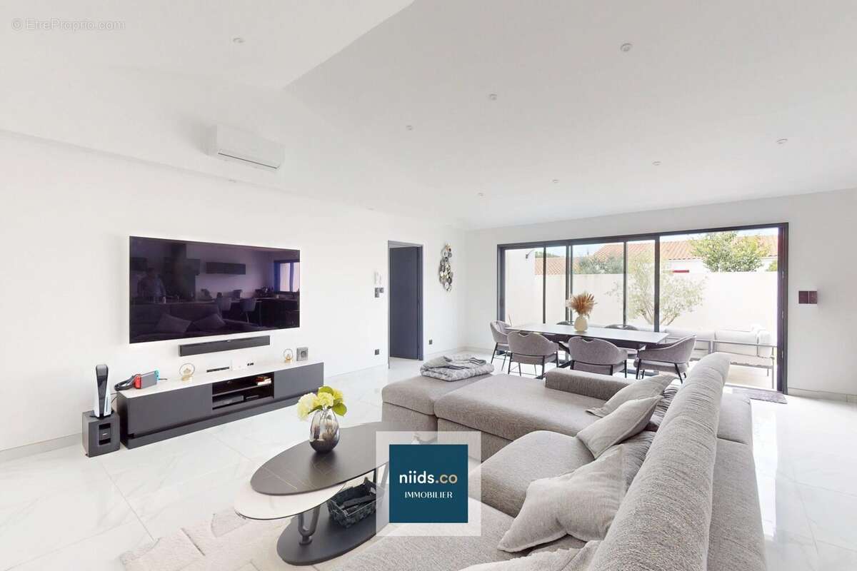 Maison à NIEUL-SUR-MER