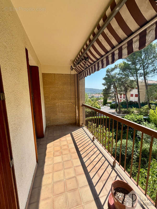 Appartement 4 pièces 110,89m2  balcon parking  Val ST André - Aix  en Provence - photo 2