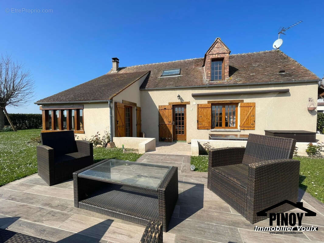 Maison à VILLETHIERRY