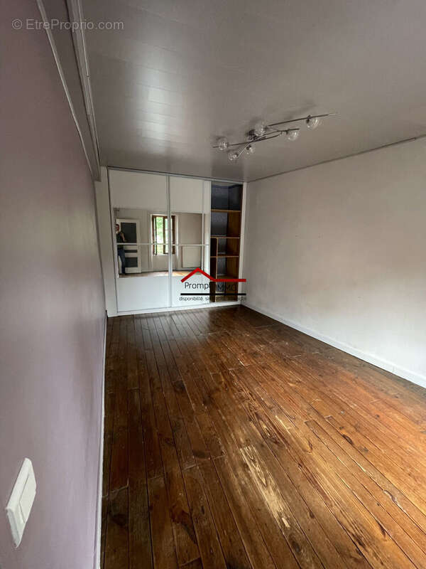 Maison à SAINT-LEONARD-DE-NOBLAT