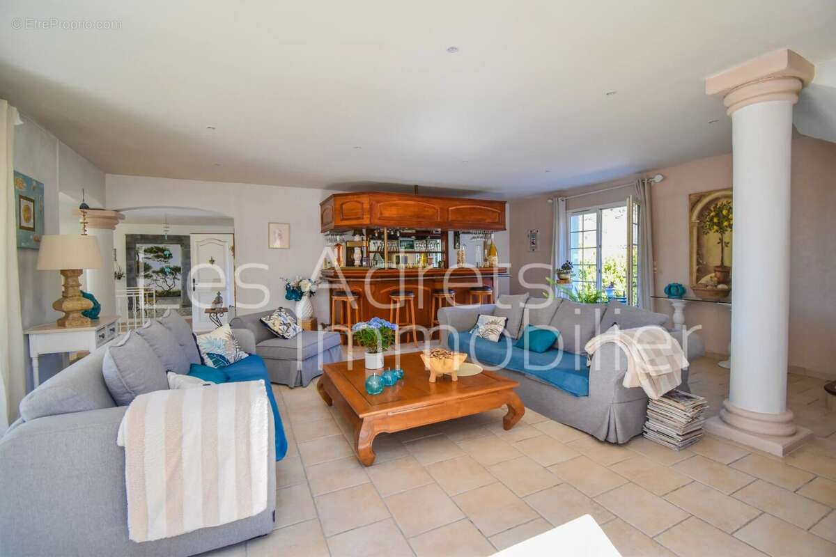 Maison à LES ADRETS-DE-L'ESTEREL