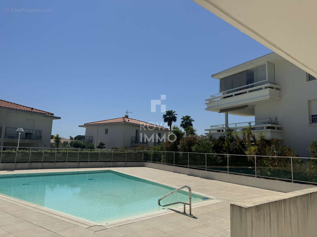 Appartement à CARQUEIRANNE