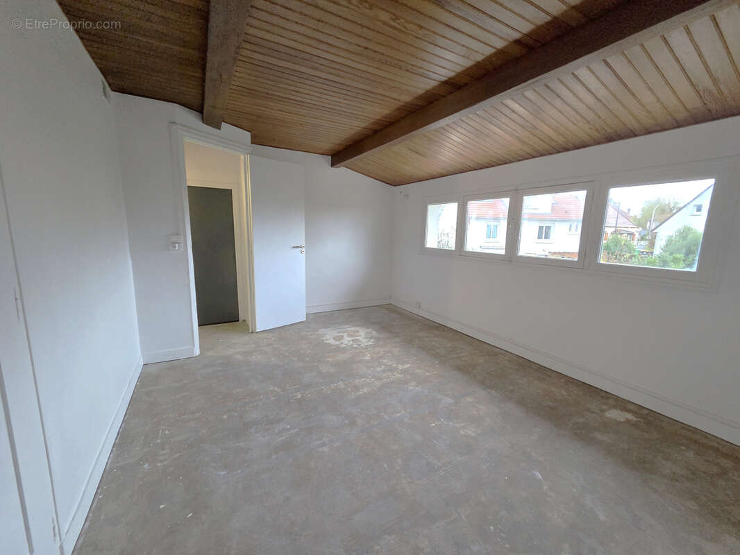 Maison à SAVIGNY-SUR-ORGE