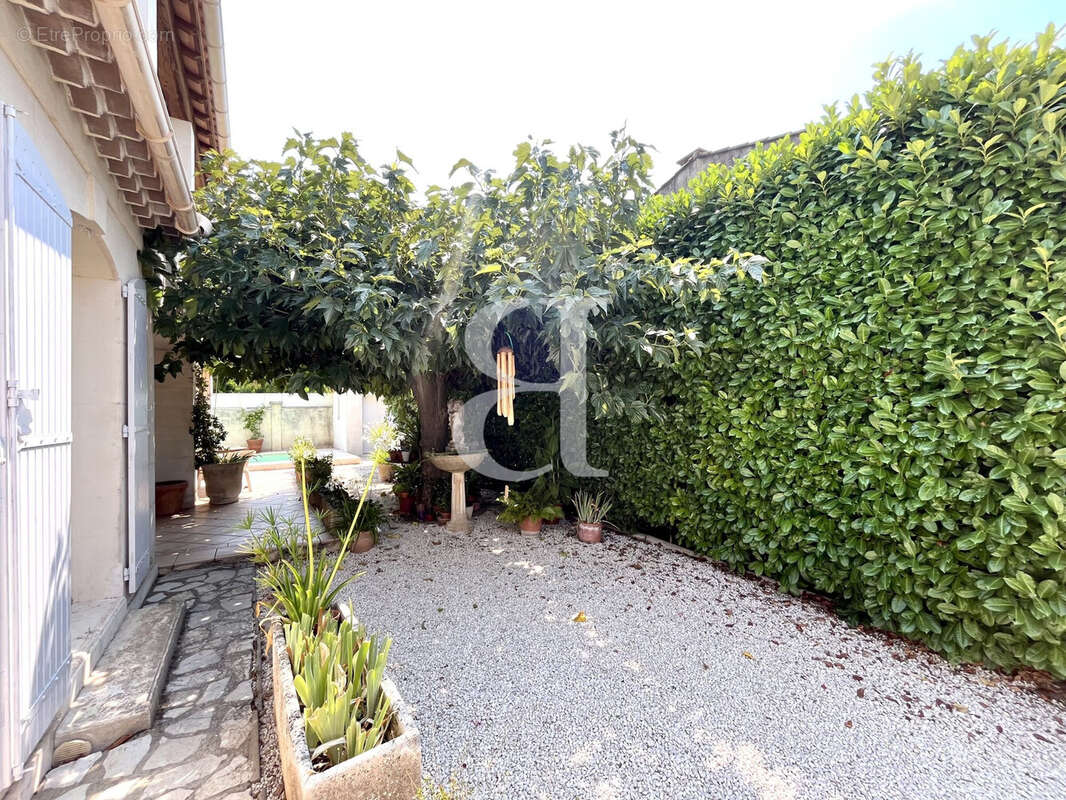Maison 145 m² à Saint-Remy-De-Provence  - photo 5