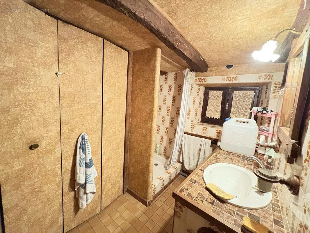 Maison à SAINT-JULIEN-AUX-BOIS