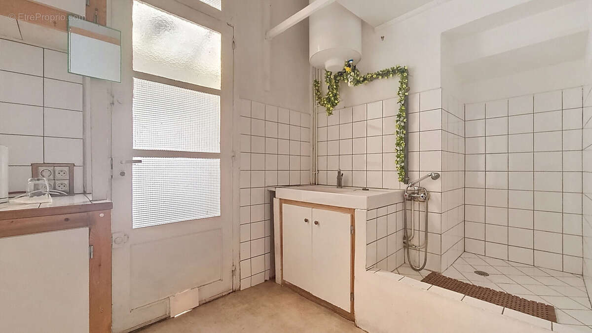 Appartement à PARIS-20E