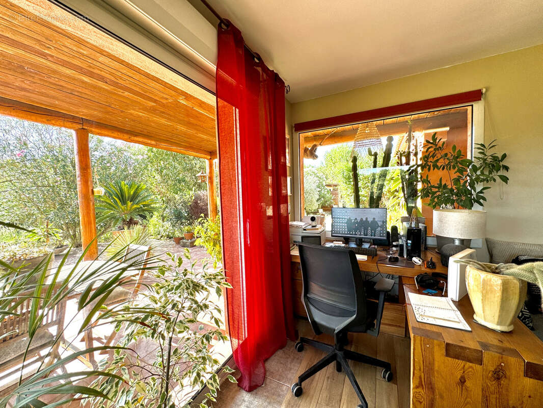 Maison à Collias 151 m2 sur 1252 m2 sans vis à vis, arboré piscinable avec vue et au calme - photo 17