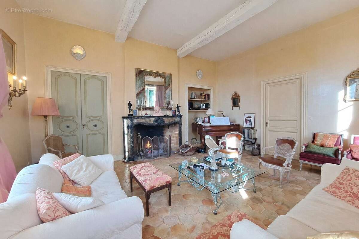 Maison à CASTERA-VERDUZAN