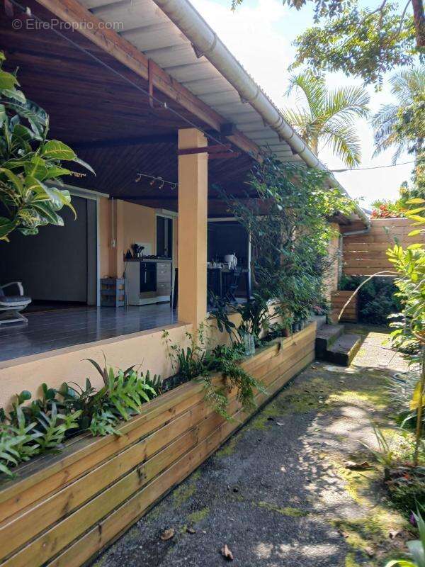 Maison à SAINTE-ROSE