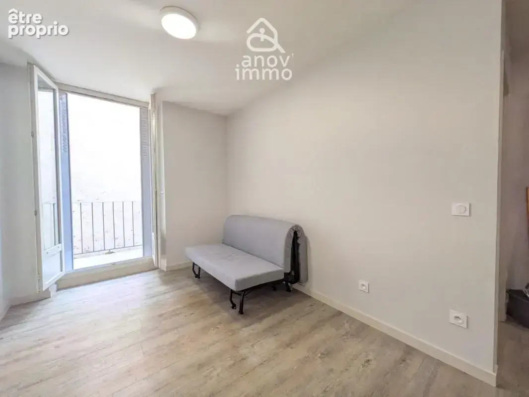 Appartement rénové 70m2 traversant avec  balcon, situé Rue d - photo 7