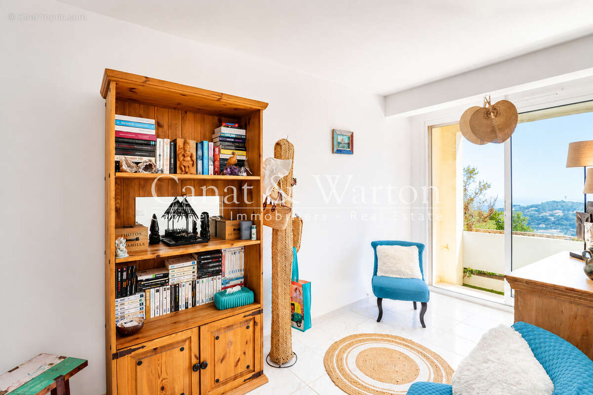 Mazet rénové offrant une vue panoramique sur la baie de cavalaire - photo 11