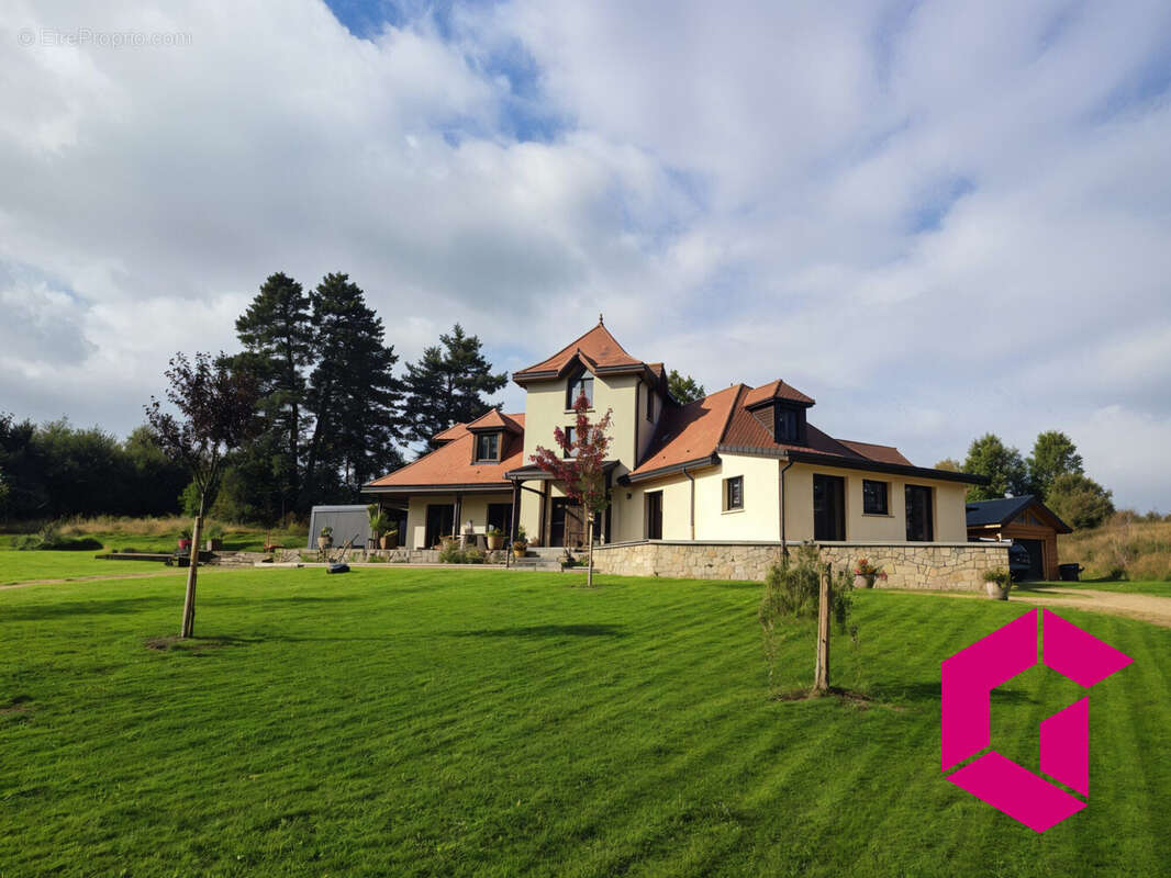 Maison à SAINT-ALYRE-D&#039;ARLANC