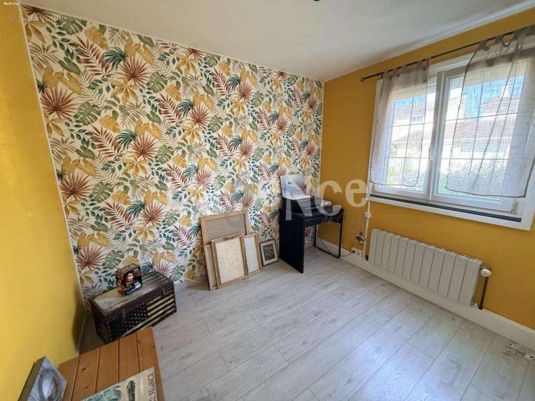 Maison à CLAYE-SOUILLY