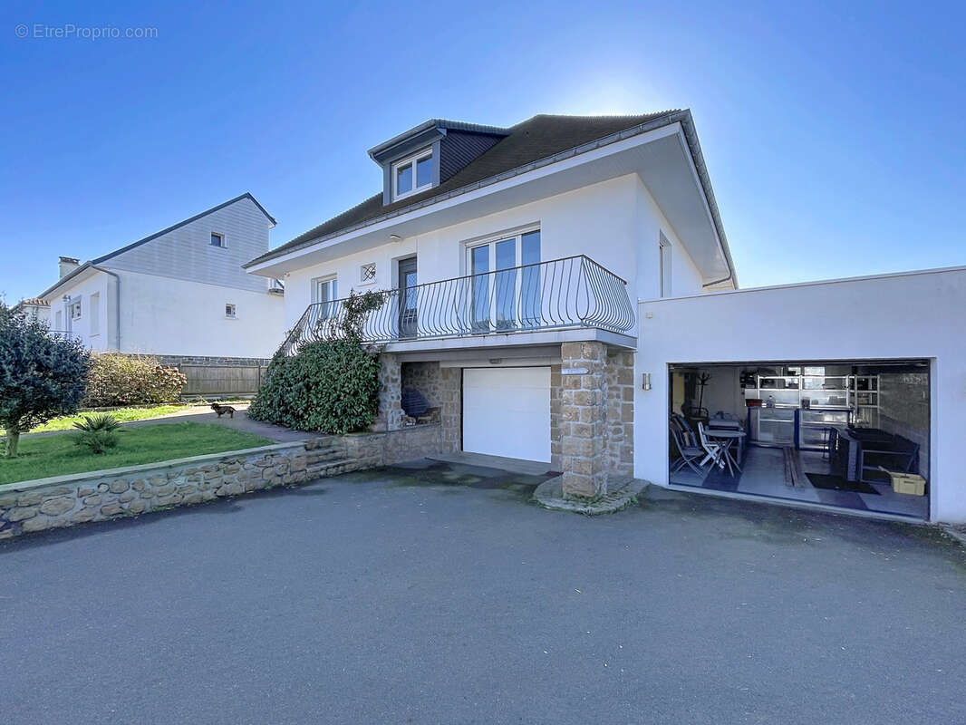 Maison à DONVILLE-LES-BAINS