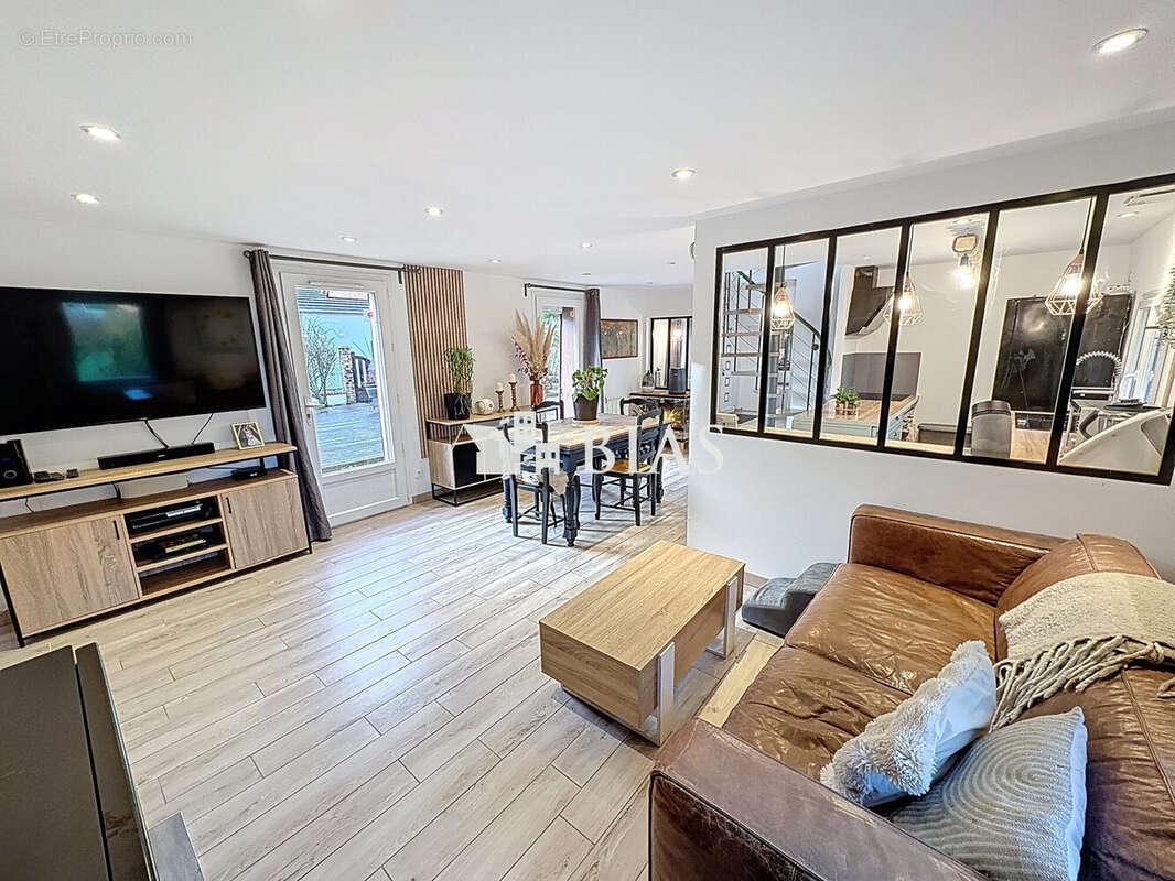 Maison à BOURG-ACHARD