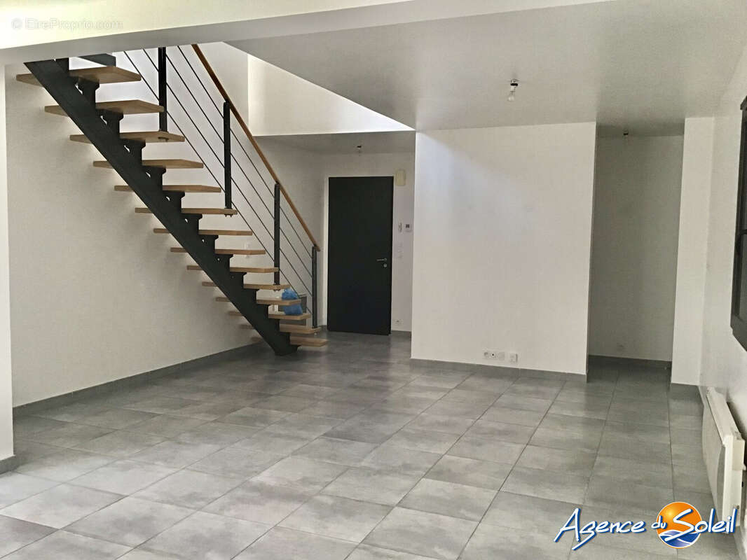 Maison à SAINT-LAURENT-DE-LA-SALANQUE