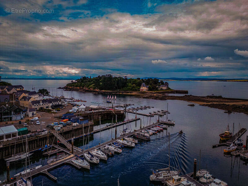 Commerce à DOUARNENEZ