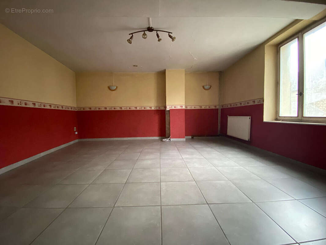 Maison à NEUILLY-SAINT-FRONT