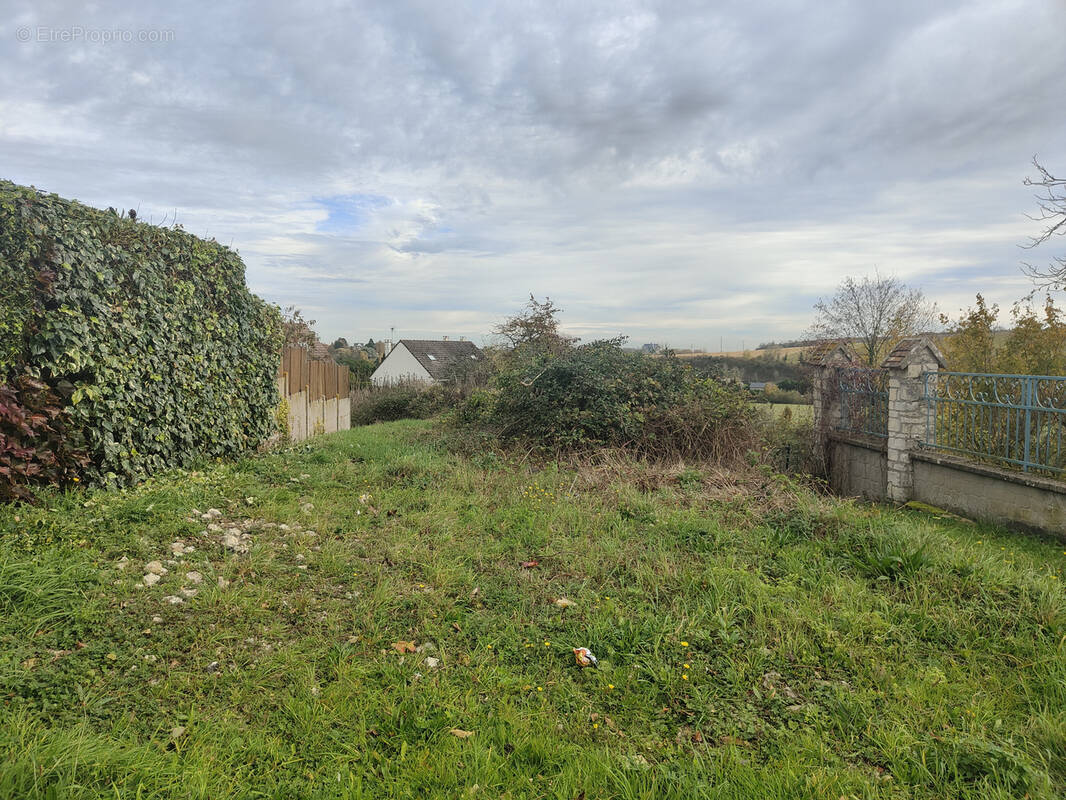 Terrain à BEAUVAIS