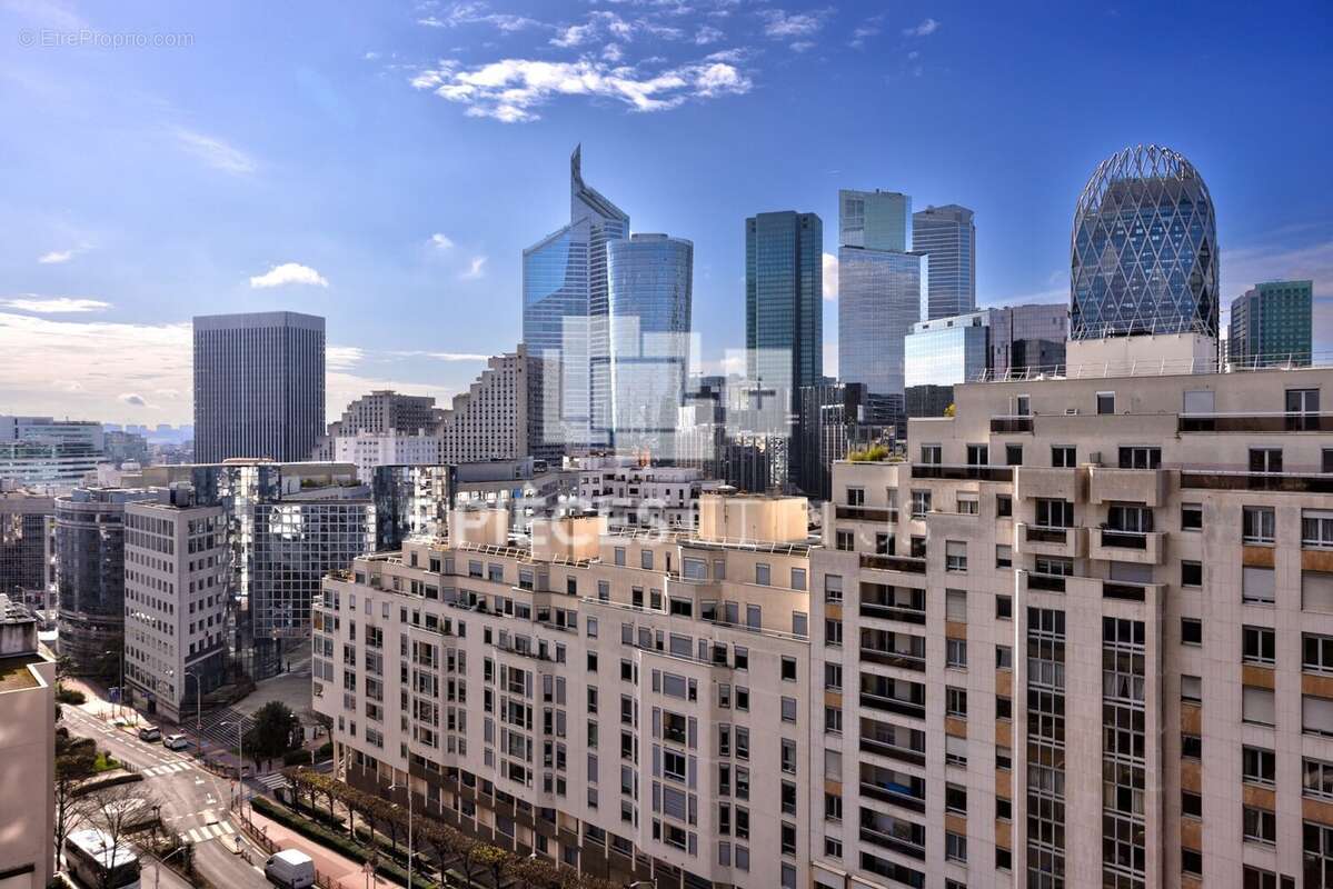 Appartement à COURBEVOIE