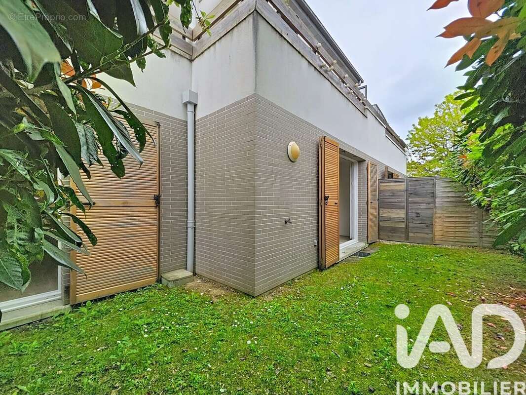 Photo 1 - Appartement à SAINTE-GENEVIEVE-DES-BOIS