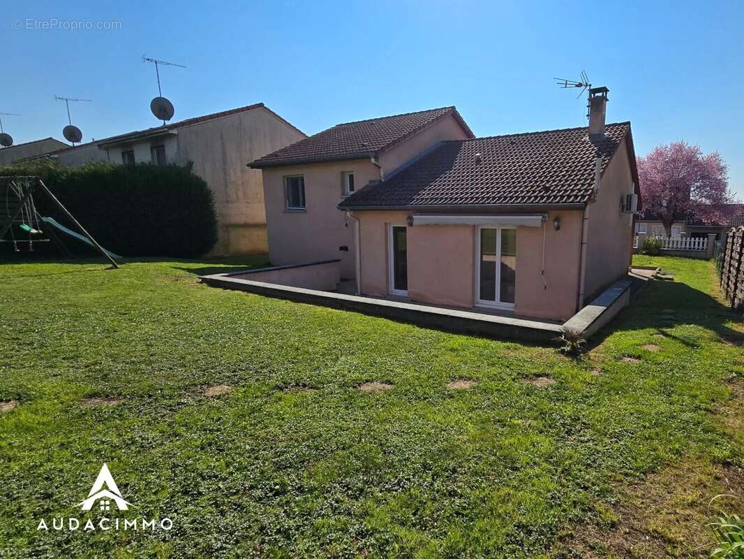 Maison à DOMEVRE-EN-HAYE