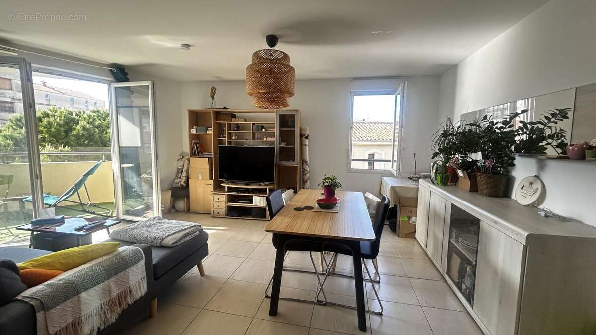 Appartement à MARSEILLE-4E