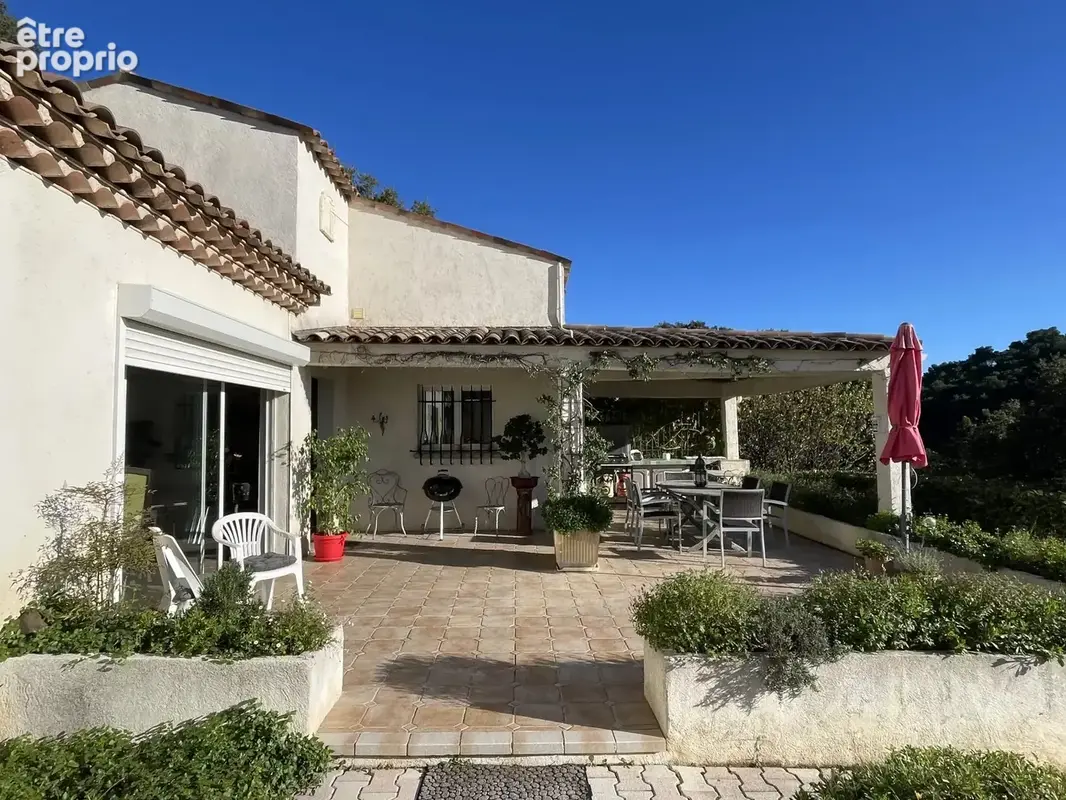 Villa de plain pied avec piscine et vue dégagée - photo 25