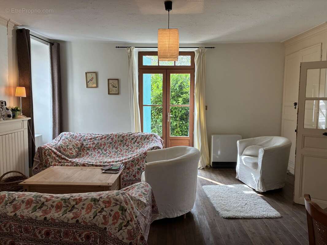 Maison à BRIGUEIL-LE-CHANTRE