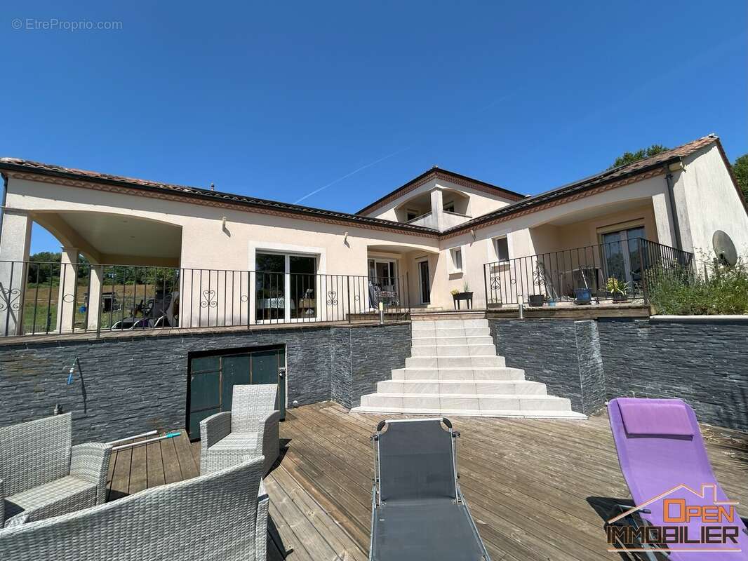 Maison 206 m² à Simeyrols  - photo 246