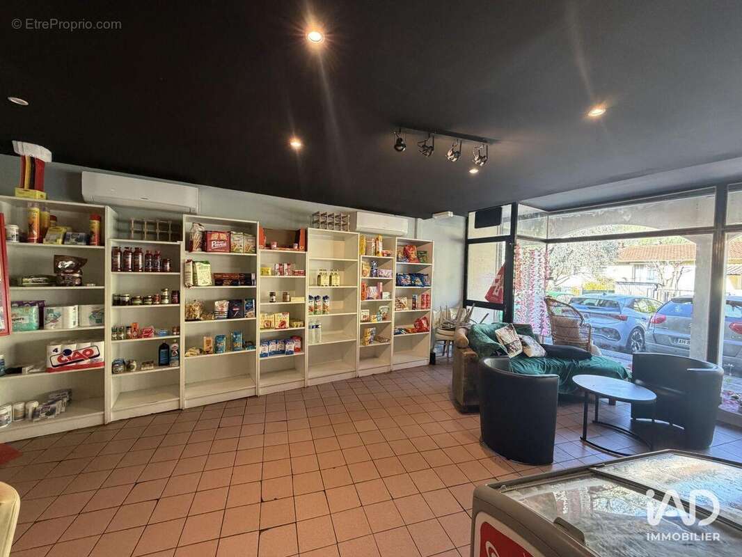 Photo 5 - Commerce à PEILLE