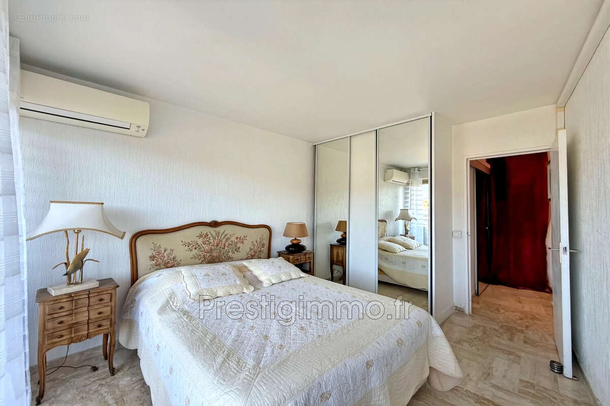 Appartement à MANDELIEU-LA-NAPOULE