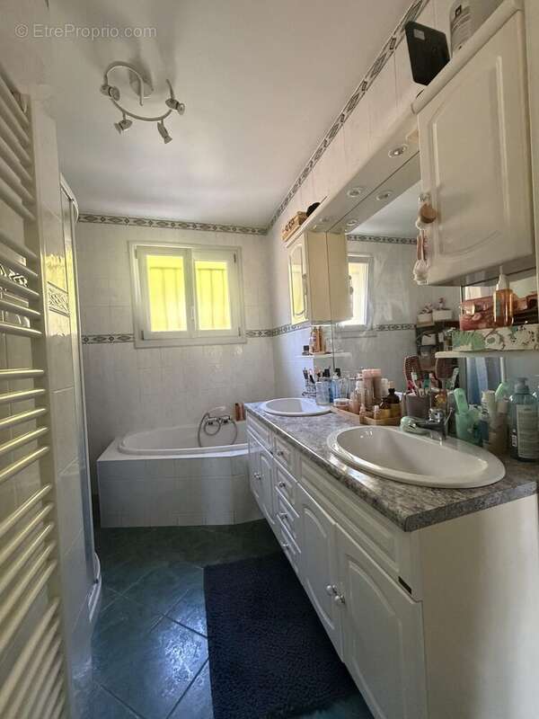 Maison à AMBAZAC