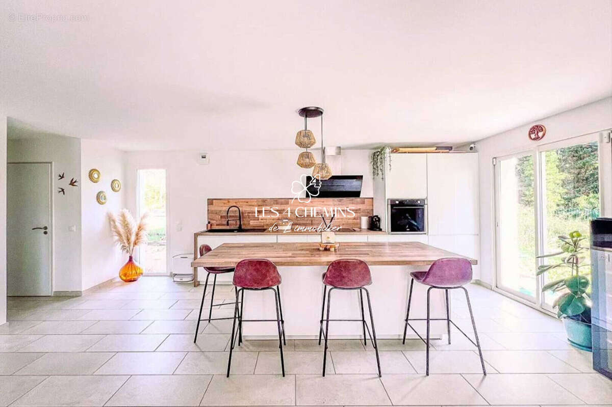 Maison à GREASQUE